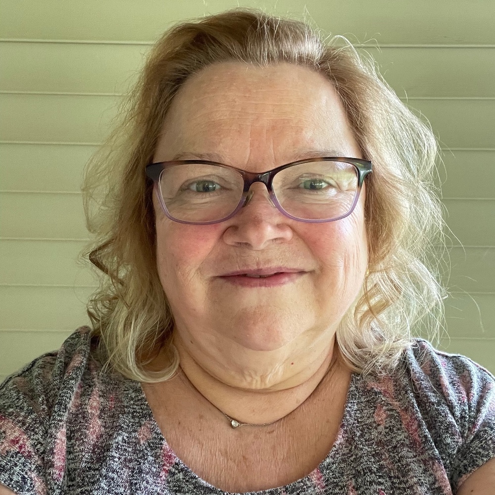 Meet your Posher, Evelyn